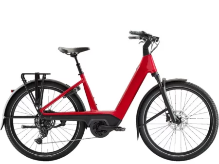 TREK Charter+ 4 R9 540 Wh Lowstep Dames FURY RED M 50cm M 2026